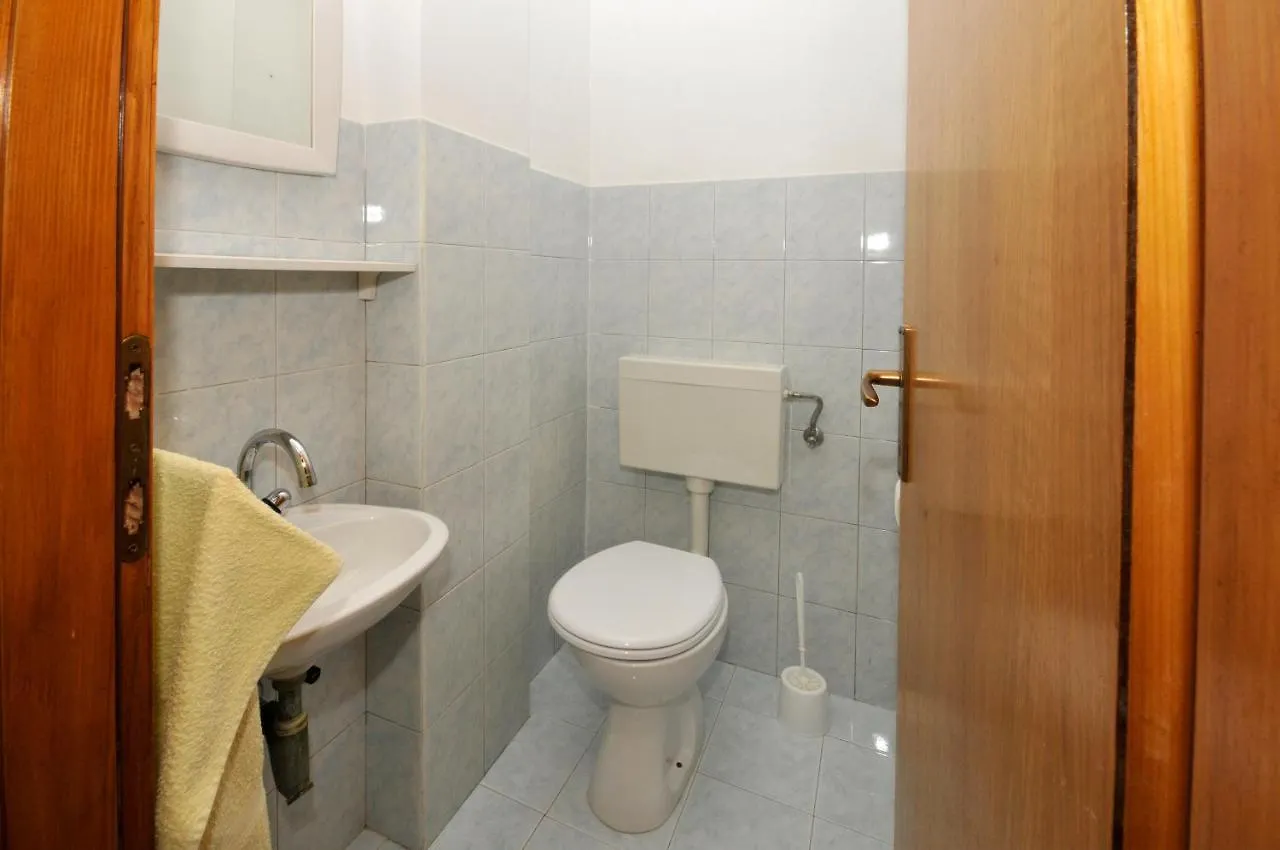 Apartment Karlo Trogir 0*,